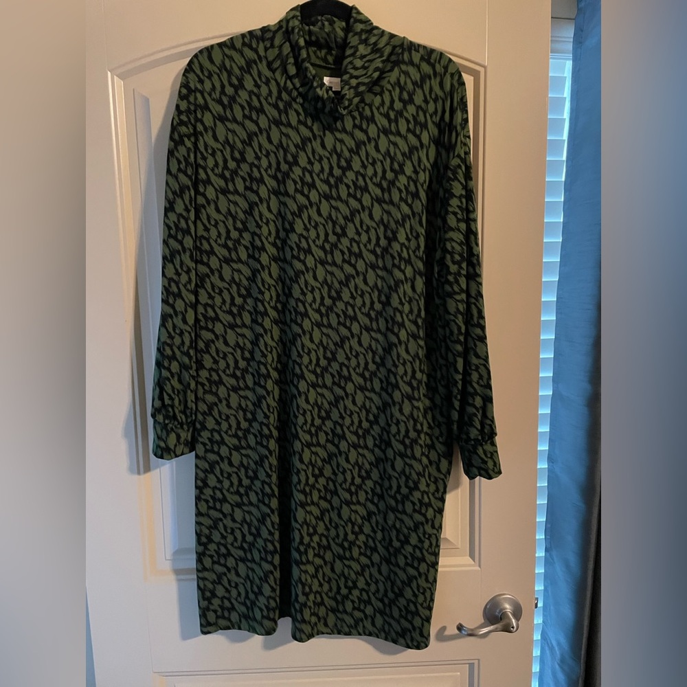 Garnet Hill Women’s Green Zen Comfort Turtleneck Mock Neck Shift Dress - Medium